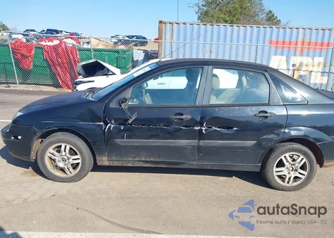 2005 Ford Focus Zx4 z USA, uszkodzony, nr VIN 1FAFP34N35W104585